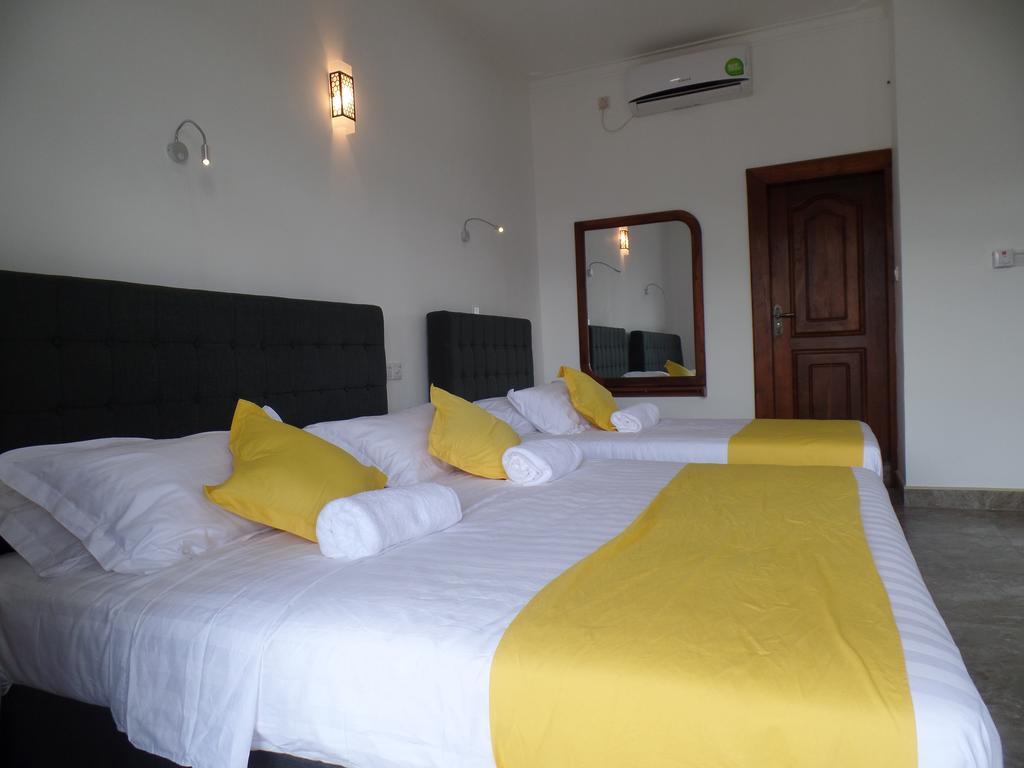 Kandyan Bluestar Villa Room photo