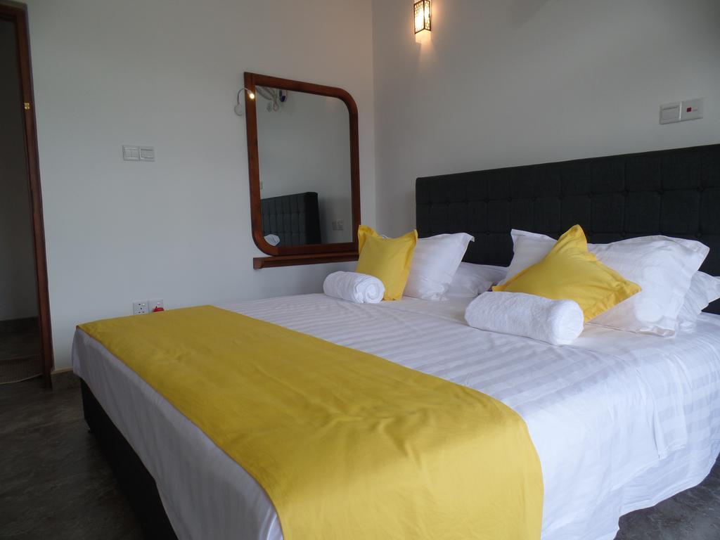 Kandyan Bluestar Villa Room photo