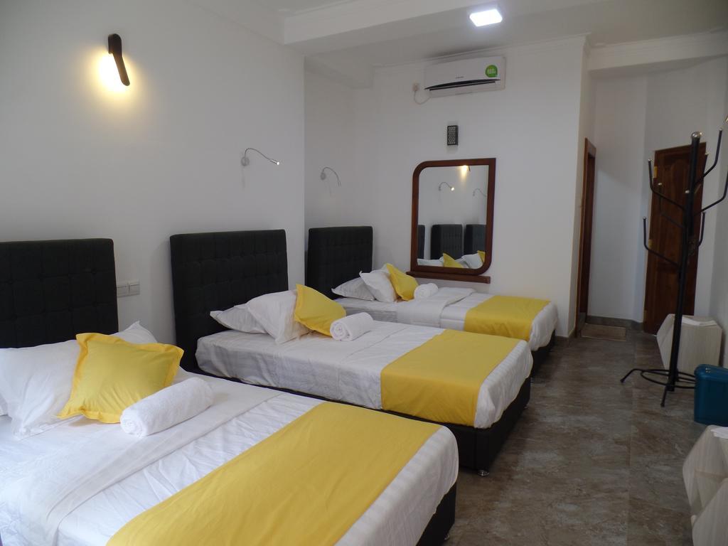 Kandyan Bluestar Villa Room photo